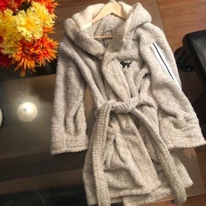 VICTORIA’S SECRET ROBE